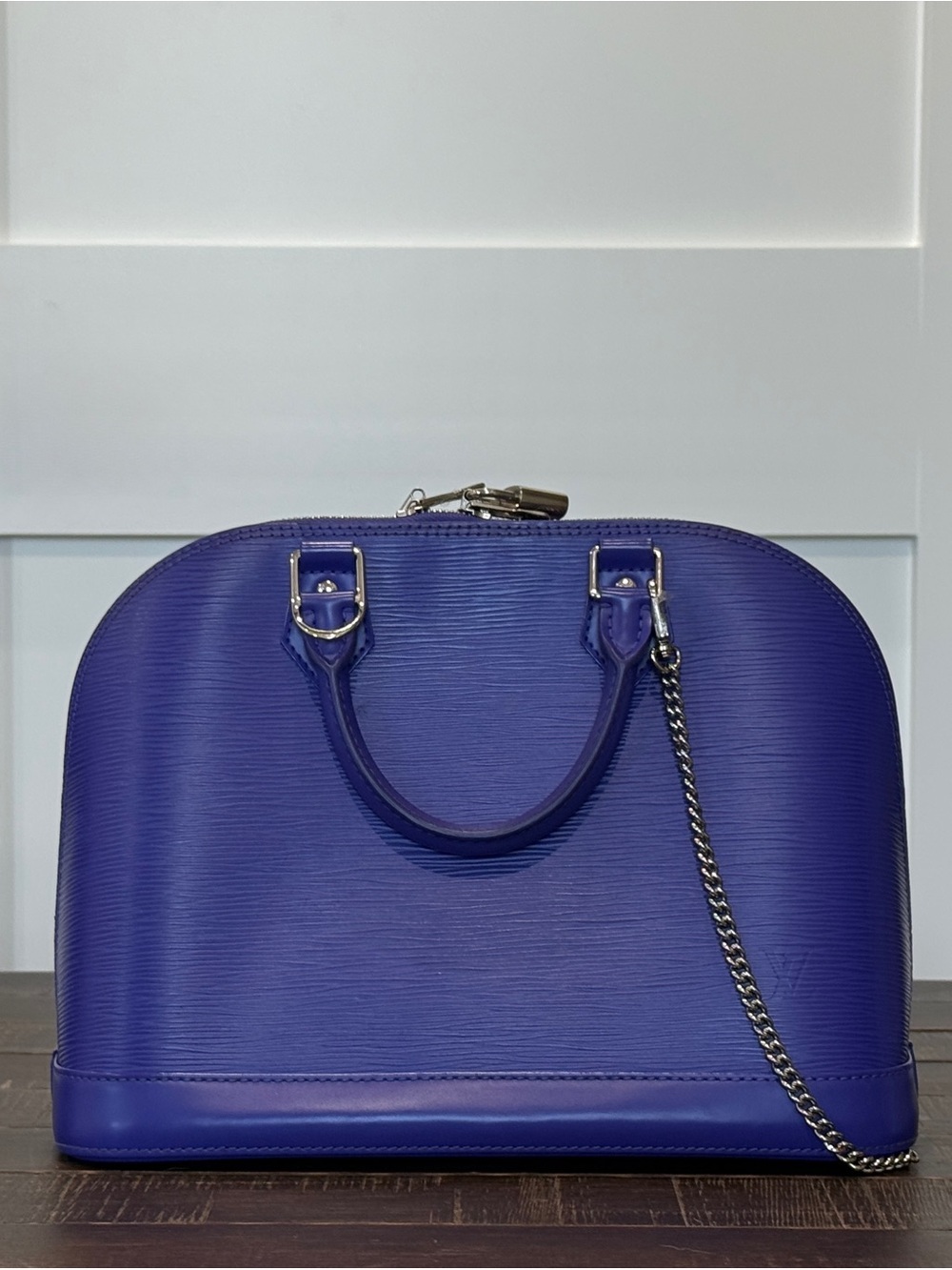 Elegant Women's Louis Vuitton Blue Dome Satchel Bag